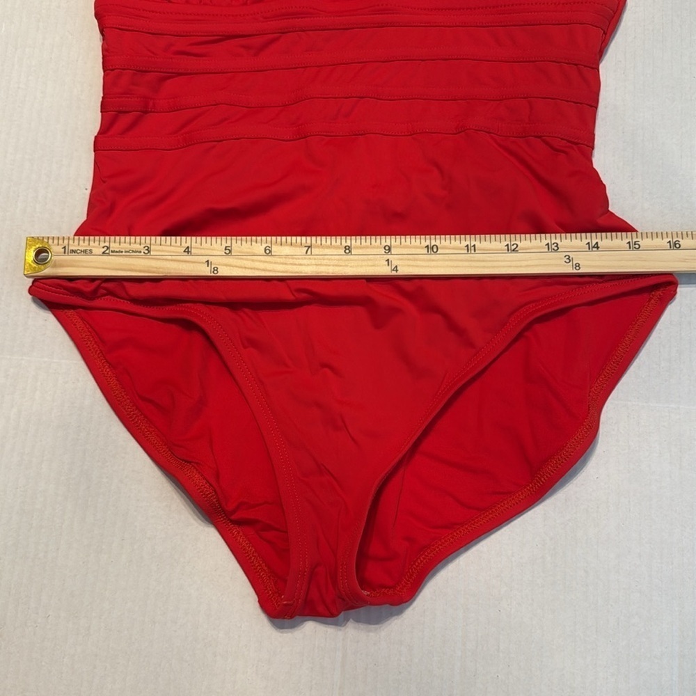 La Blanca Island Goddess Multi Strap Cross-Back Mio in Cherry Red Size 12 - Picture 7 of 14